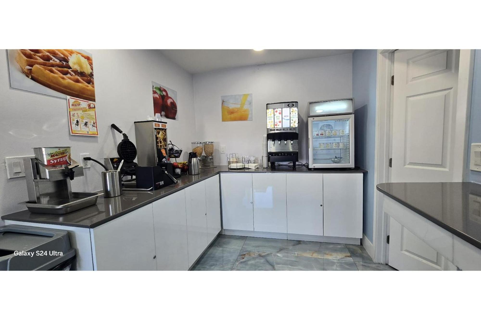 Hotel Avenida Victorville I 15 Εξωτερικό φωτογραφία